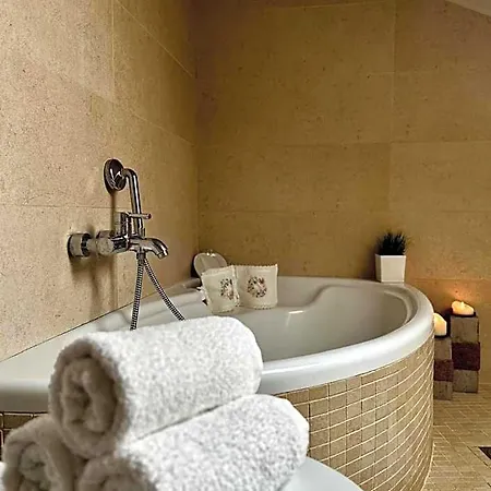Hagiati Anastasiou & Hotel *